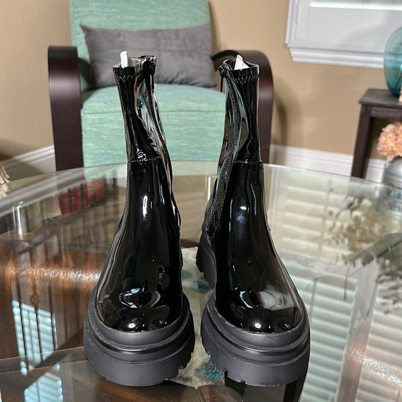 Aldo Bigshot Bootie size 7.5 Black Patent Vegan Leather Chunky Chelsea platform - Picture 10 of 16